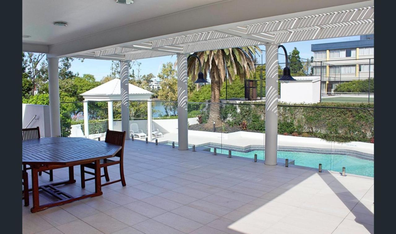 The Oasis Apartments Brisbane Extérieur photo