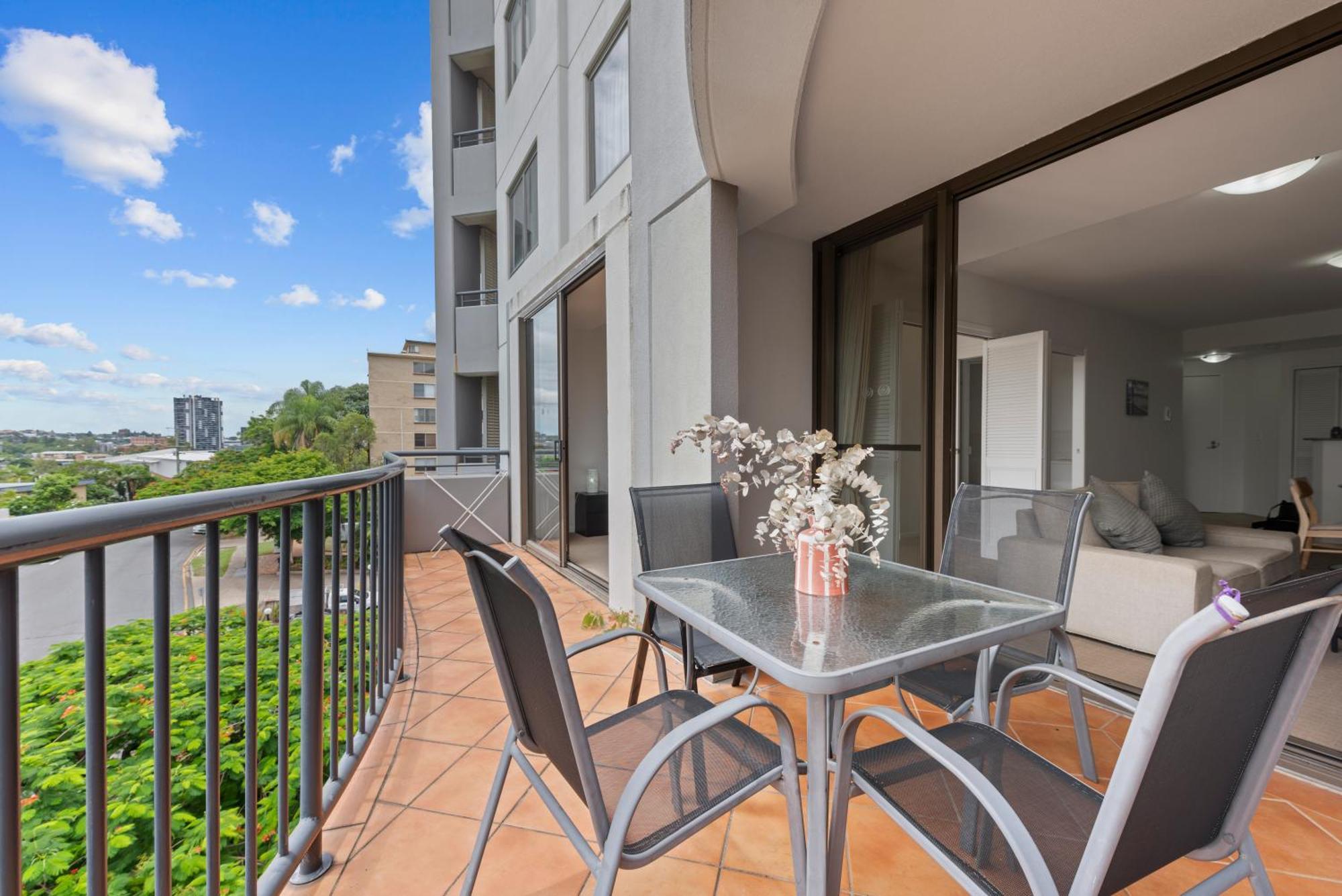 The Oasis Apartments Brisbane Extérieur photo