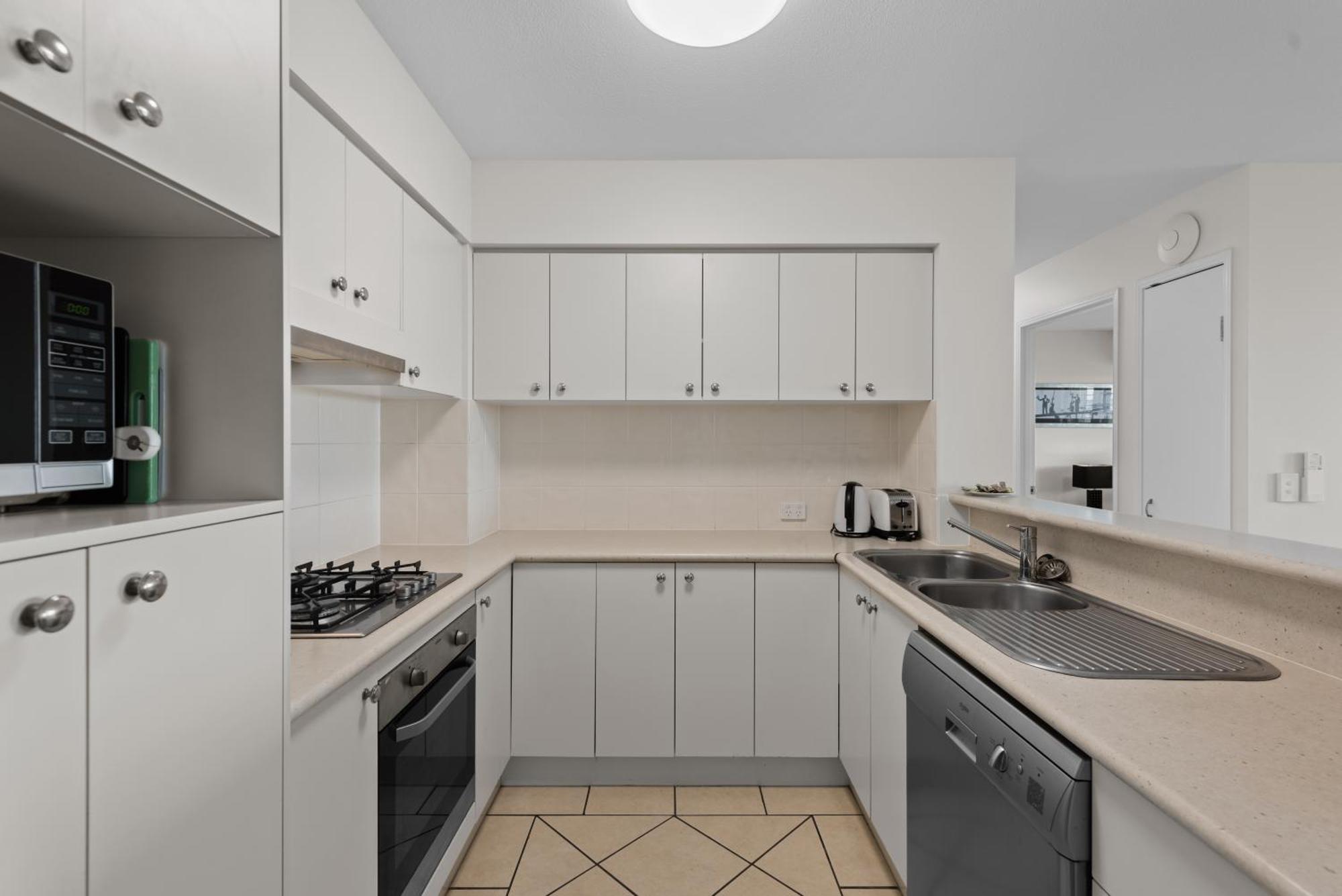 The Oasis Apartments Brisbane Extérieur photo