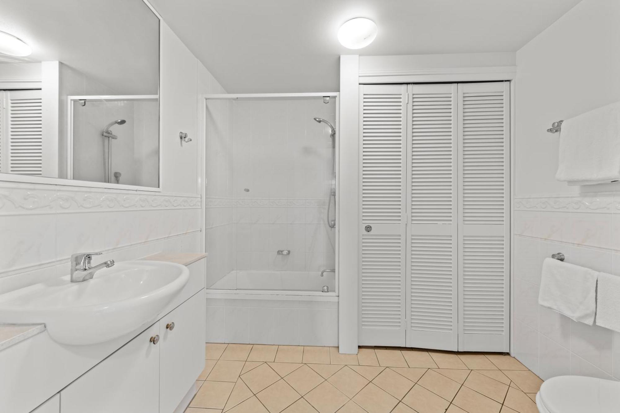 The Oasis Apartments Brisbane Extérieur photo