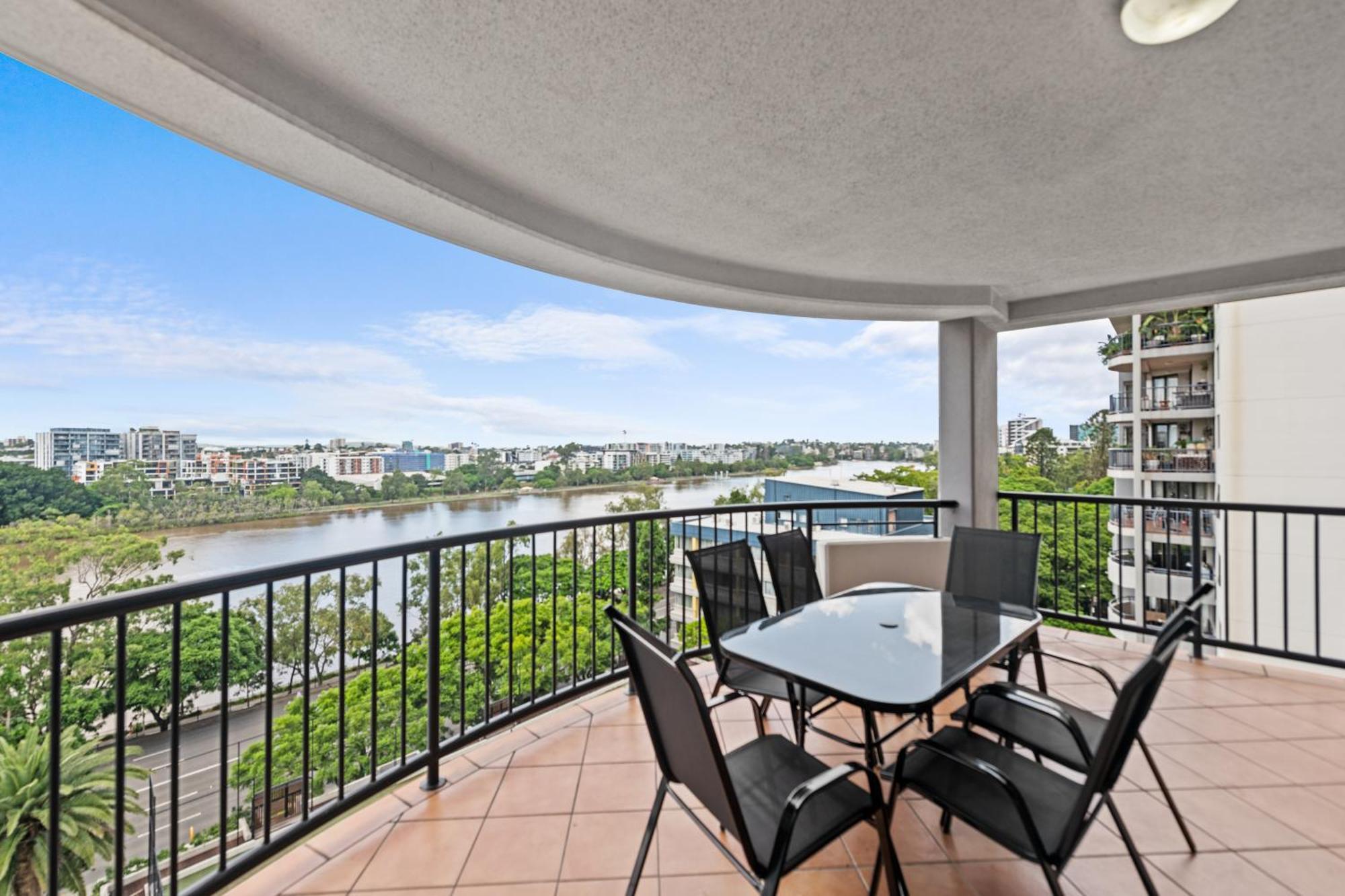 The Oasis Apartments Brisbane Extérieur photo