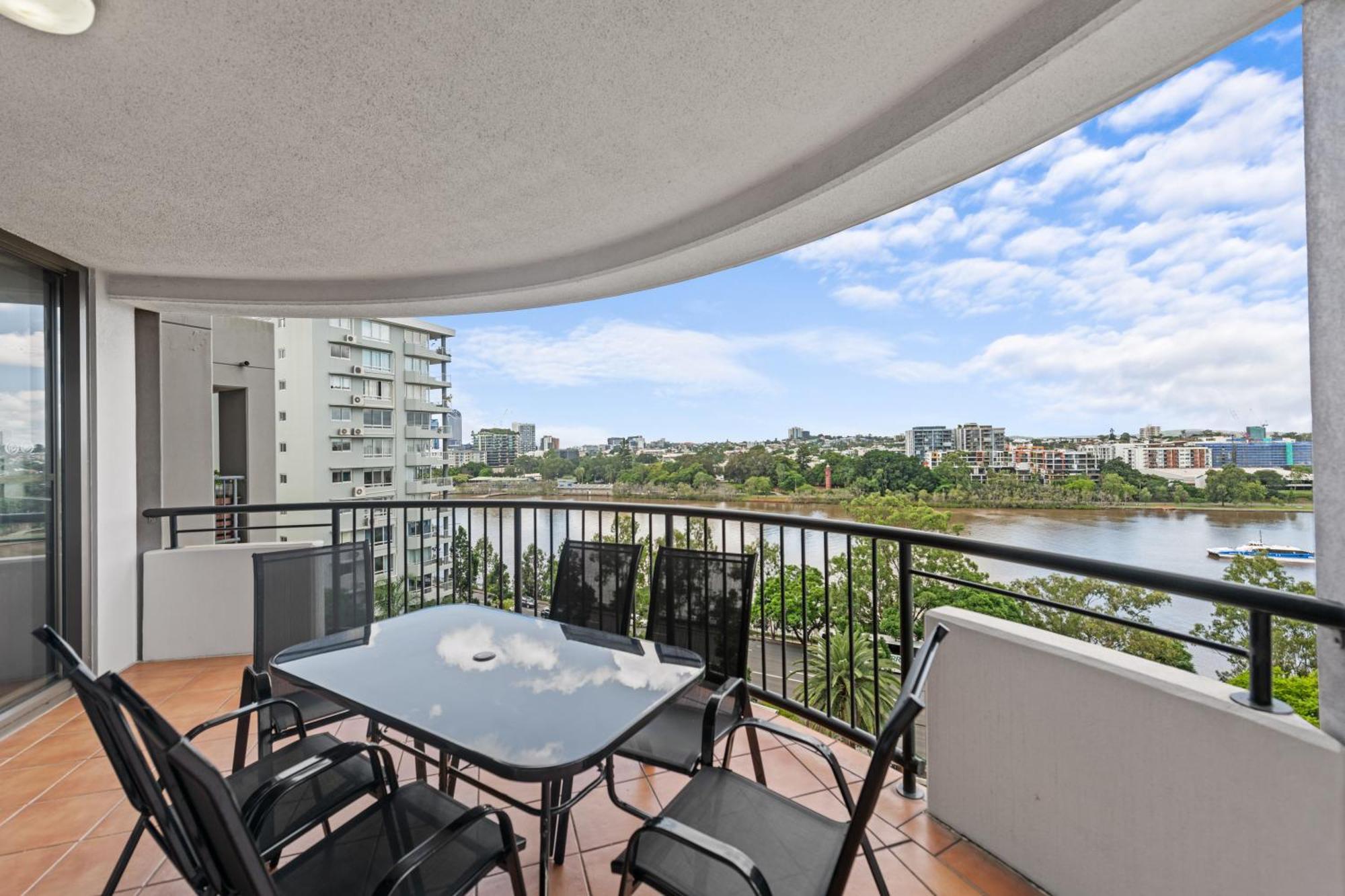 The Oasis Apartments Brisbane Extérieur photo