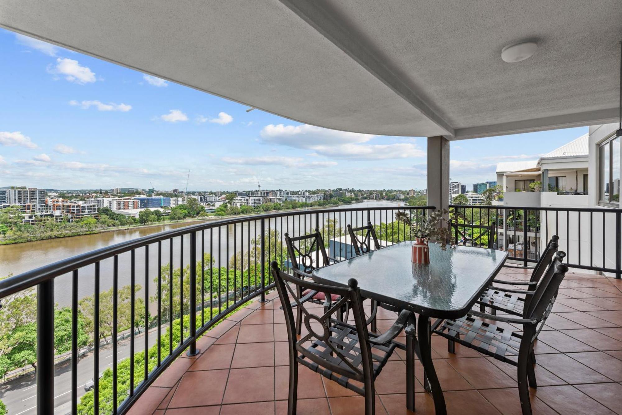 The Oasis Apartments Brisbane Extérieur photo