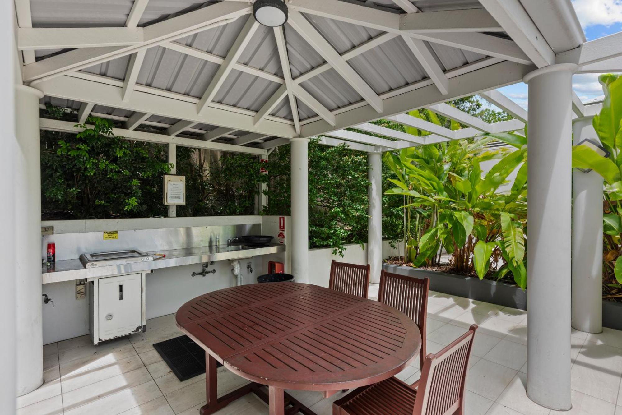 The Oasis Apartments Brisbane Extérieur photo