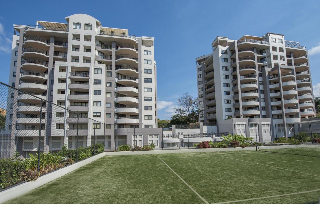 The Oasis Apartments Brisbane Extérieur photo
